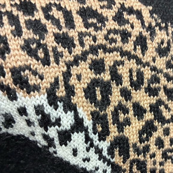 KATE SPADE NY Leopard Critter Scarf - Picture 11 of 12